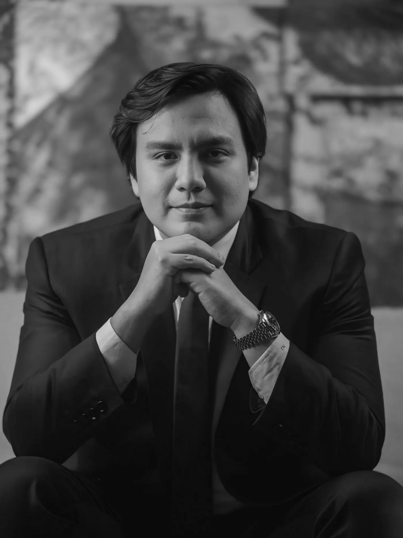 Retrato editorial del Dr. Manuel Jara, cirujano plástico en Lima